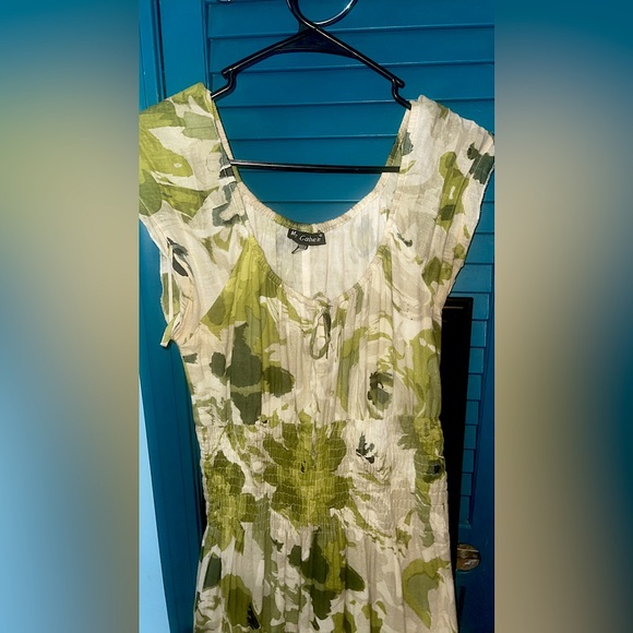 Mid-length green floral dress - Picture 2 of 2